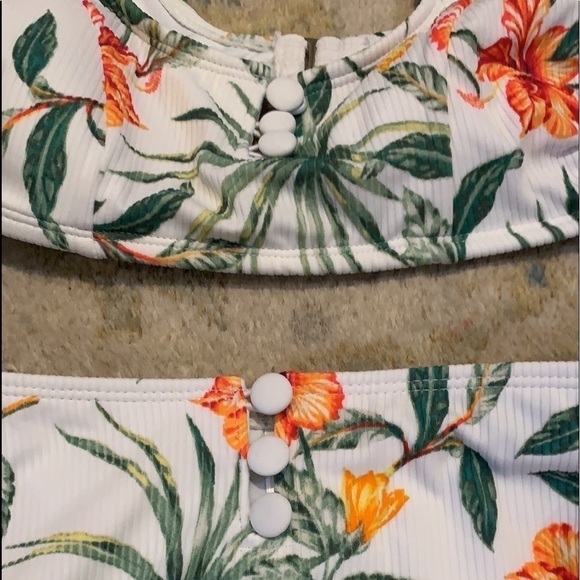 ⭐️Xhilaration, High-Waisted Bikini, Easy Wear & Care,Excellent Condition,Medium - Picture 8 of 9